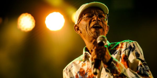 Get Ready To Groove: Beres Hammond Releases "Let Me Help You". Reggae Tastemaker