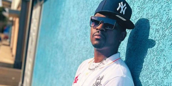 Busy Signal breathes fire and hope into ‘Hold On’ with Vikings Band. Reggae Tastemaker
