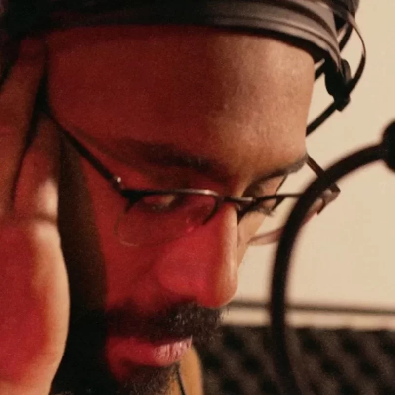 De Strangers tap deep rhythms and deeper truths on Timeless Bond. Reggae Tastemaker