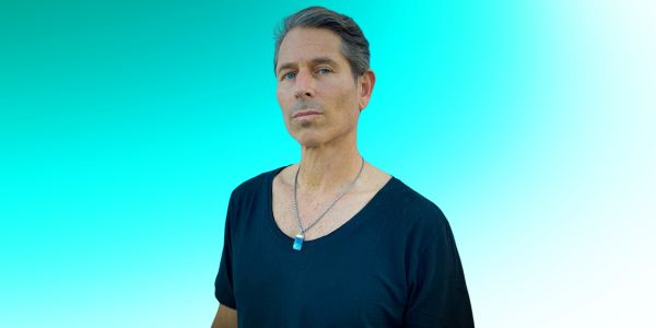 Tenor Blue rewinds the dance in vibrant Rub A Dub Stylee. Reggae Tastemaker