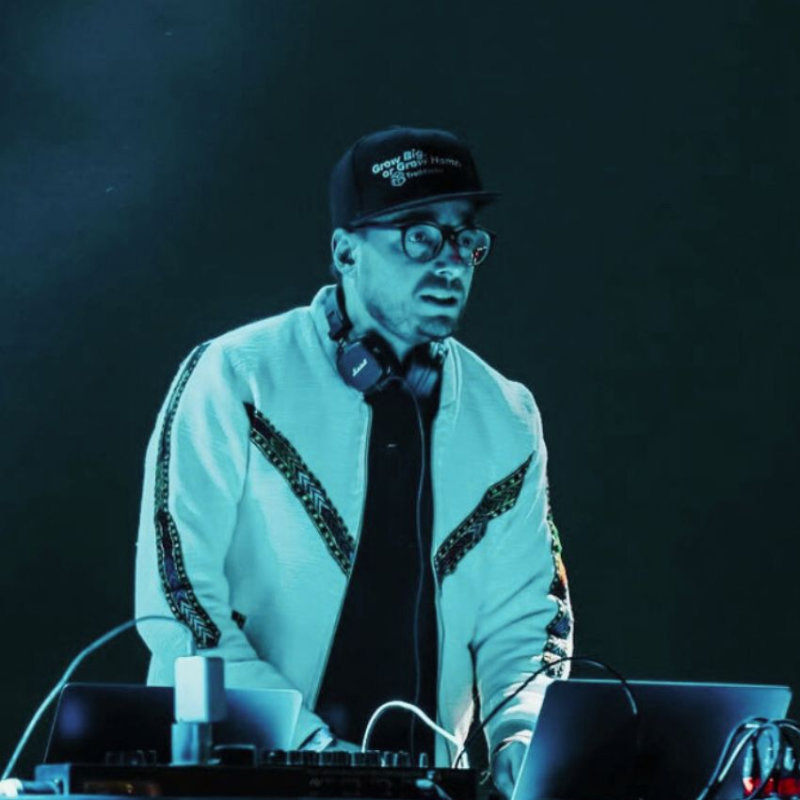 Kingston Nights: The Story Behind Derrick Sound’s latest album, Upliftment. Reggae Tastemaker