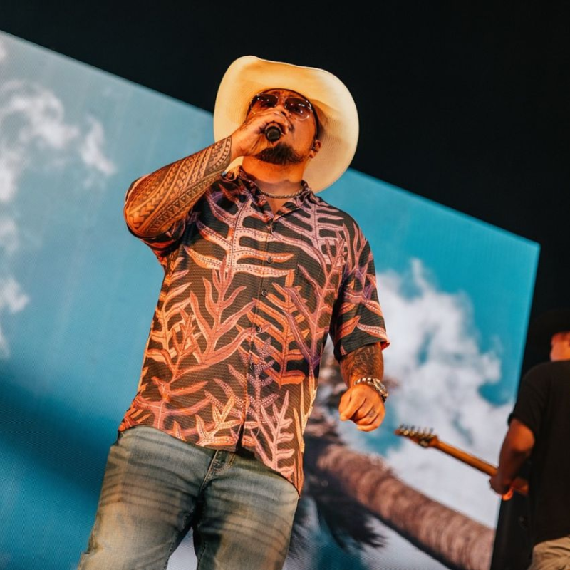 Hawaiian roots and reggae fire unite on Maoli’s ‘Last Sip of Summer: Island Vibe’. Reggae Tastemaker