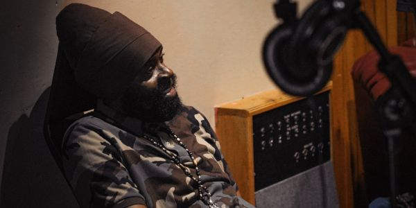 Bugle and Layla-Rei link with Little Lion Sound & Dub Akom on conscious cut. Reggae Tastemaker