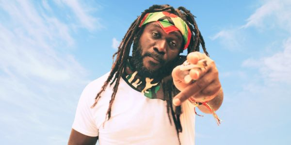 Roots warrior Chezidek confronts Senate’s broken promise on Caah Believe. Reggae Tastemaker