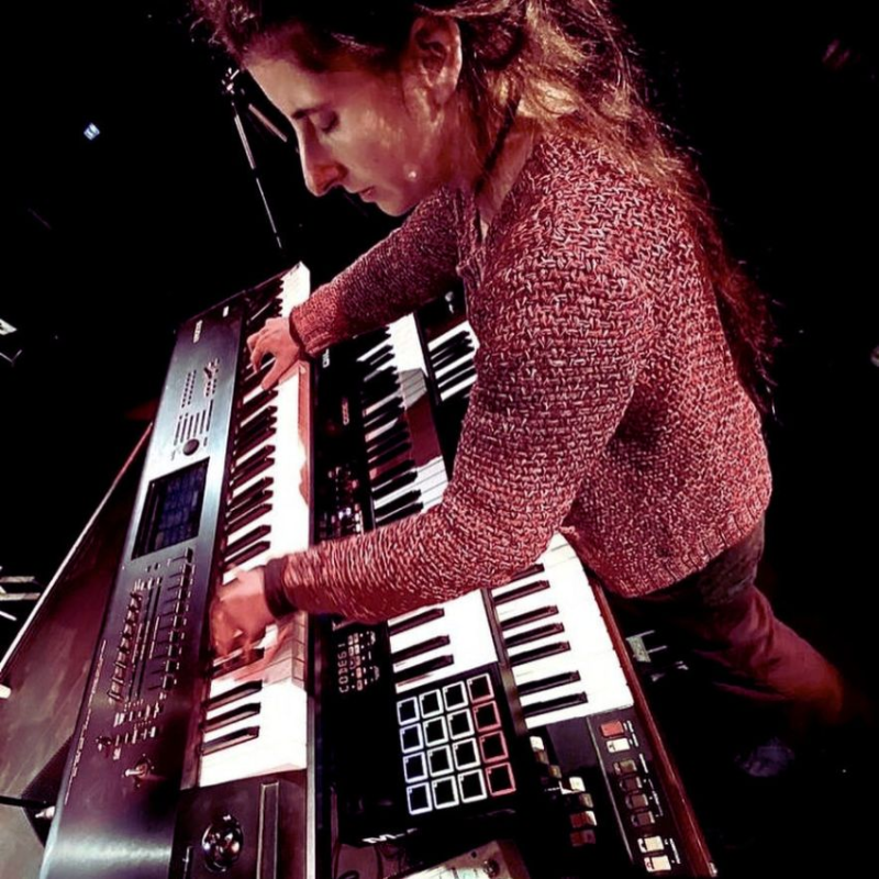 Roots legend Winston McAnuff & The Ligerians unite on ‘Story Comes To Bump’. Reggae Tastemaker