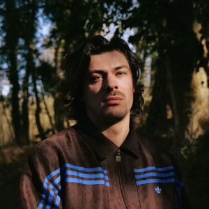 Running: Gus Walker releases dub-driven spring single. Reggae Tastemaker