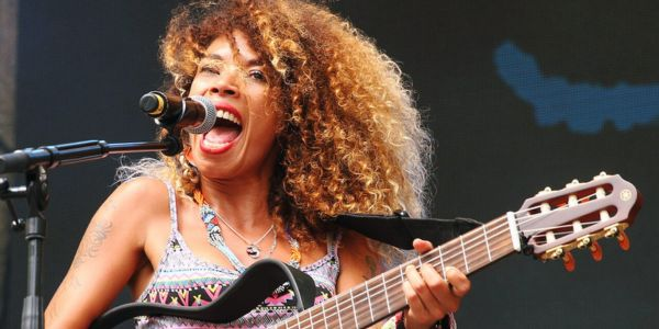 Reggae meets Jungle: Inside L'Entourloop and Flavia Coelho's new single, Venha Selecta. Reggae Tastemaker
